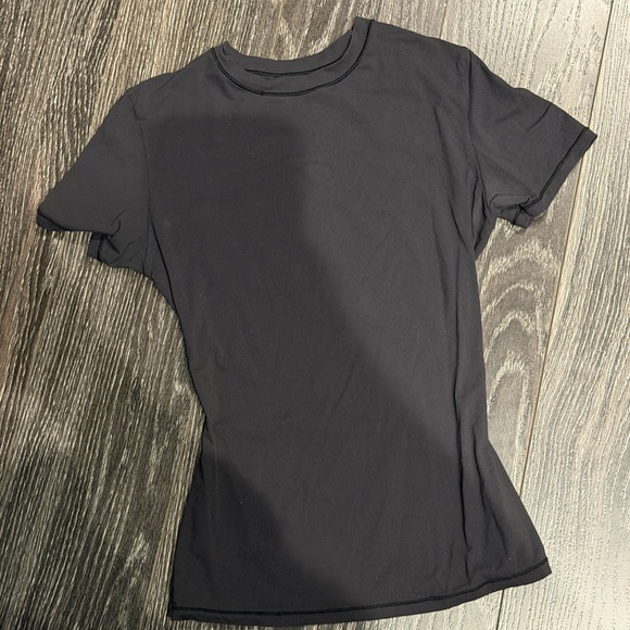 Skims Fits Everybody Tee - Picture 2 of 5